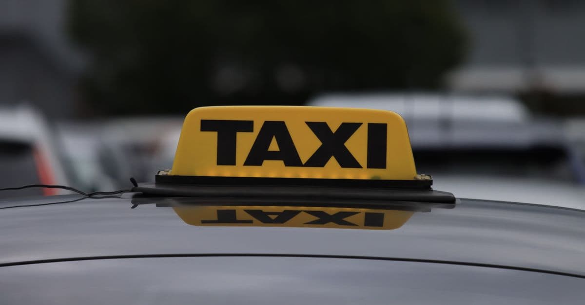Delhi Airport Express vs Taxi & Ola/Uber